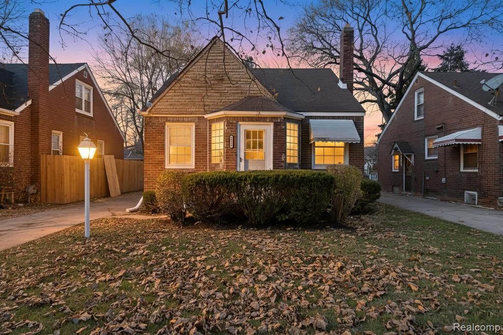 11285 Lakepointe Street, Detroit, MI 48224