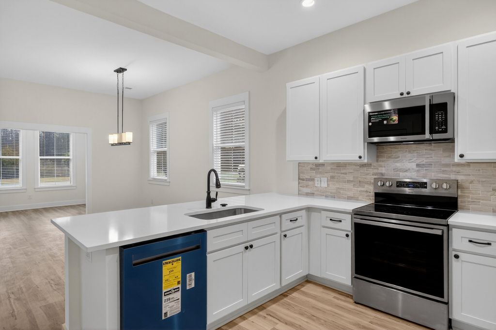 Image 12 of property listing at 102 Brightwood Drive, Huger, SC 29450