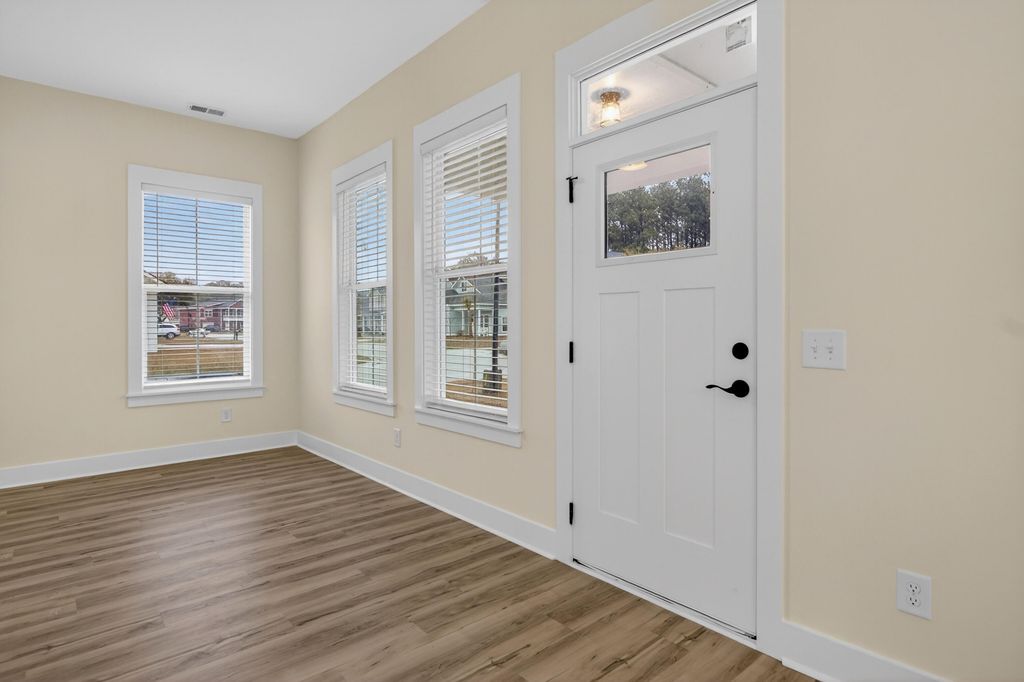 Image 6 of property listing at 102 Brightwood Drive, Huger, SC 29450