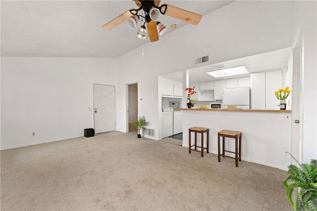 23301 La Crescenta, Mission Viejo, CA 92691