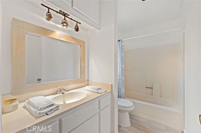 23301 La Crescenta, Mission Viejo, CA 92691