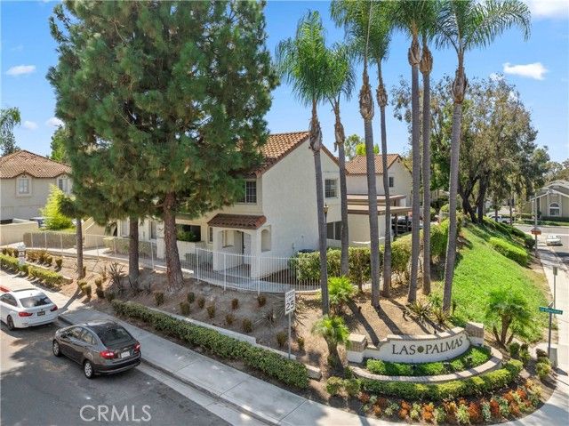 23301 La Crescenta, Mission Viejo, CA 92691