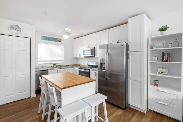 10877 Overseas Hwy Apt 31, Marathon, FL 33050