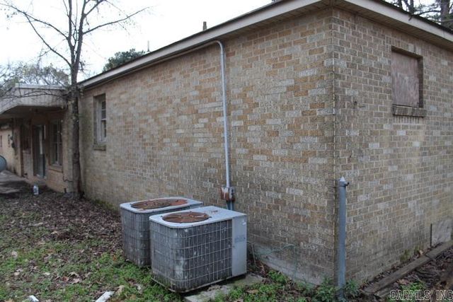 504 NE 3rd Street, England, AR 72046