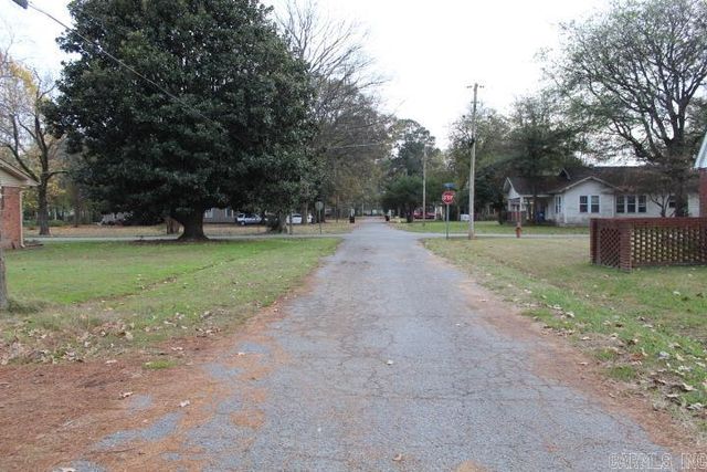 504 NE 3rd Street, England, AR 72046