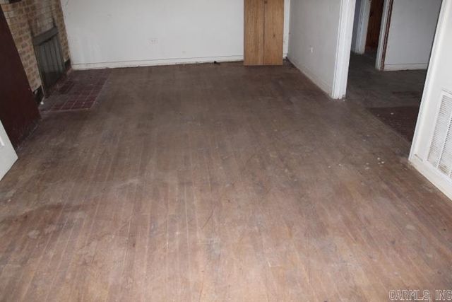 504 NE 3rd Street, England, AR 72046