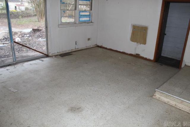 504 NE 3rd Street, England, AR 72046