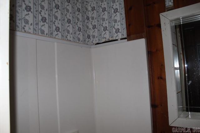 504 NE 3rd Street, England, AR 72046