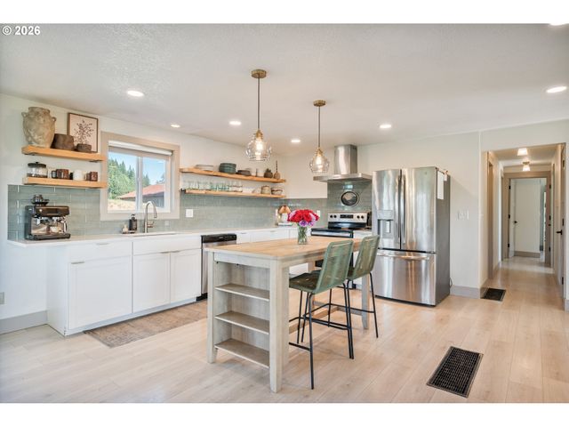 18209 Ne PEG Rd, Yacolt, WA 98675