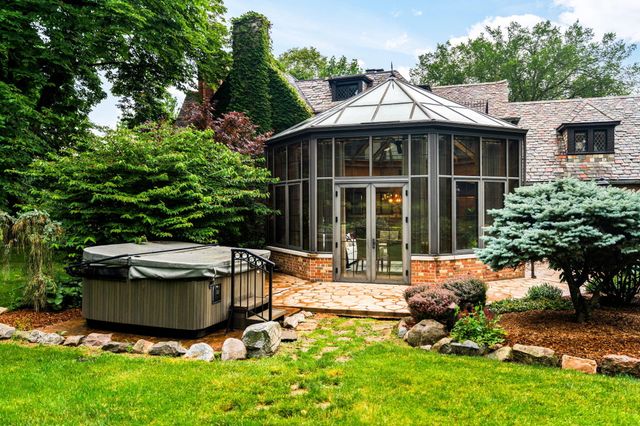 2010 Devonshire Road, Ann Arbor, MI 48104