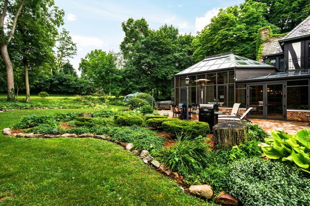 2010 Devonshire Road, Ann Arbor, MI 48104