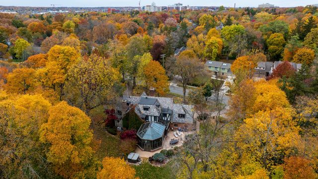 2010 Devonshire Road, Ann Arbor, MI 48104