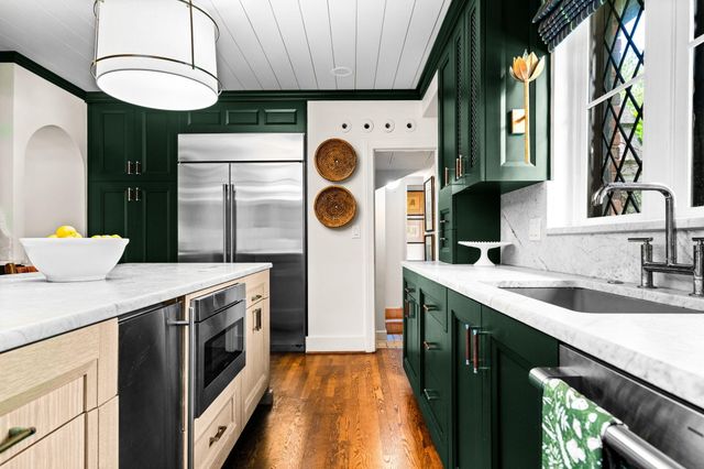 2010 Devonshire Road, Ann Arbor, MI 48104