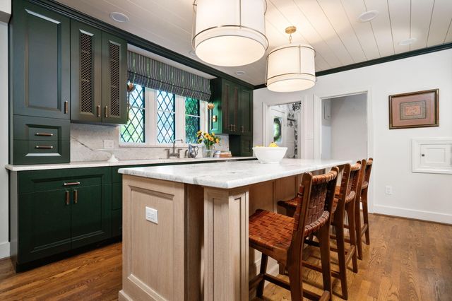 2010 Devonshire Road, Ann Arbor, MI 48104