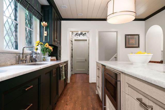 2010 Devonshire Road, Ann Arbor, MI 48104