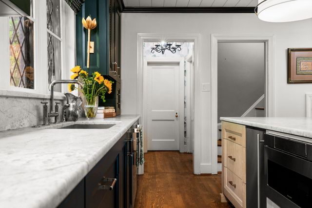 2010 Devonshire Road, Ann Arbor, MI 48104