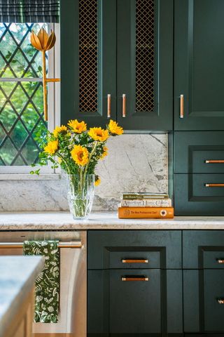 2010 Devonshire Road, Ann Arbor, MI 48104