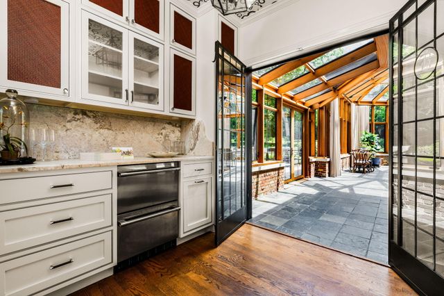 2010 Devonshire Road, Ann Arbor, MI 48104