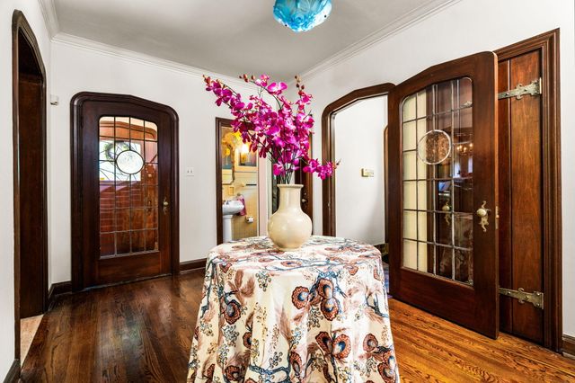 2010 Devonshire Road, Ann Arbor, MI 48104