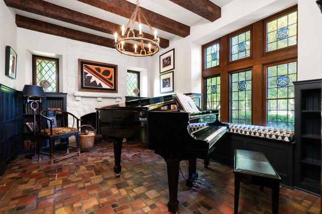 2010 Devonshire Road, Ann Arbor, MI 48104