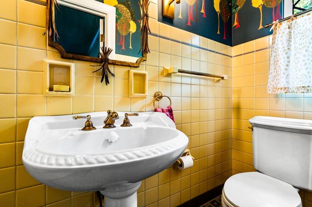 2010 Devonshire Road, Ann Arbor, MI 48104