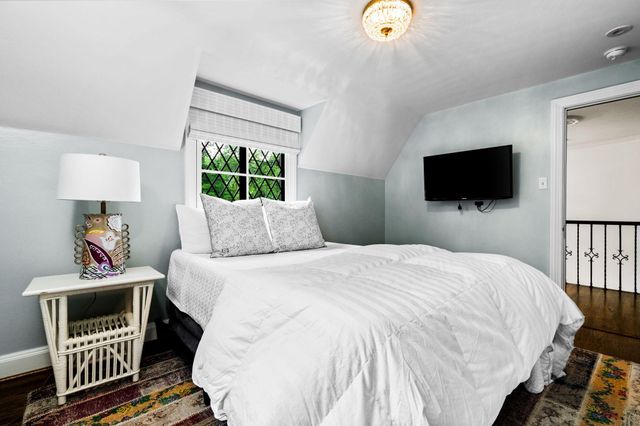 2010 Devonshire Road, Ann Arbor, MI 48104