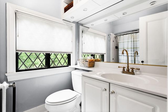 2010 Devonshire Road, Ann Arbor, MI 48104