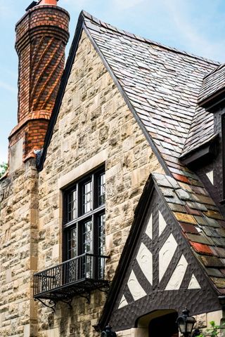 2010 Devonshire Road, Ann Arbor, MI 48104