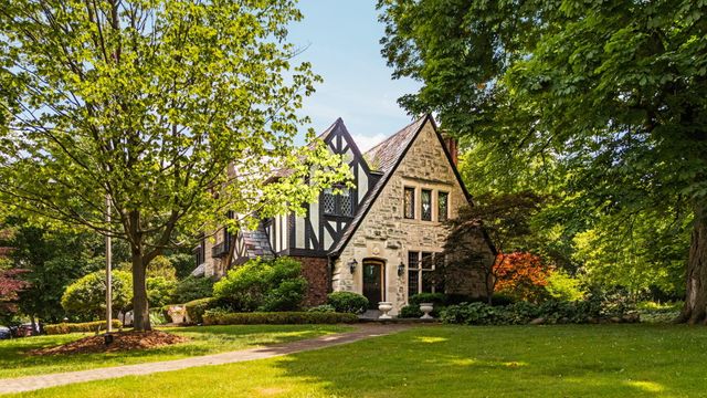 2010 Devonshire Road, Ann Arbor, MI 48104