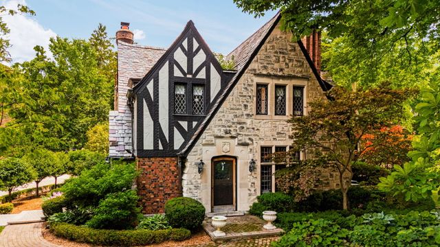 2010 Devonshire Road, Ann Arbor, MI 48104