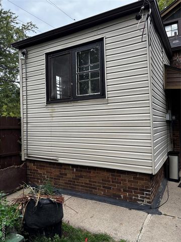 5809 Courville Street, Detroit, MI 48224