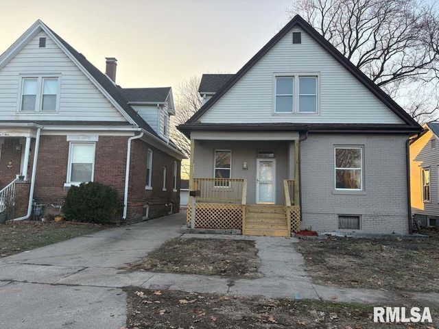 1111 N WALNUT Street, Springfield, IL 62702