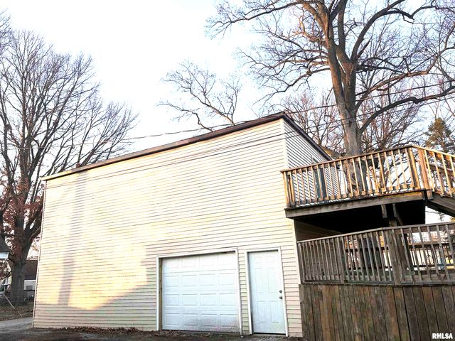 1111 N WALNUT Street, Springfield, IL 62702