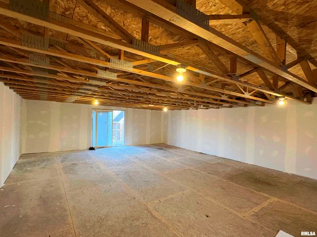 1111 N WALNUT Street, Springfield, IL 62702