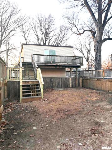 1111 N WALNUT Street, Springfield, IL 62702