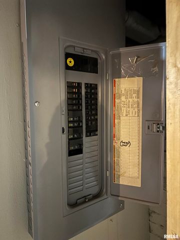 1111 N WALNUT Street, Springfield, IL 62702