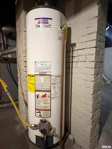 1111 N WALNUT Street, Springfield, IL 62702