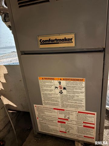 1111 N WALNUT Street, Springfield, IL 62702