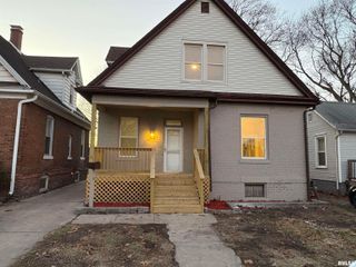 1111 N WALNUT Street, Springfield, IL 62702