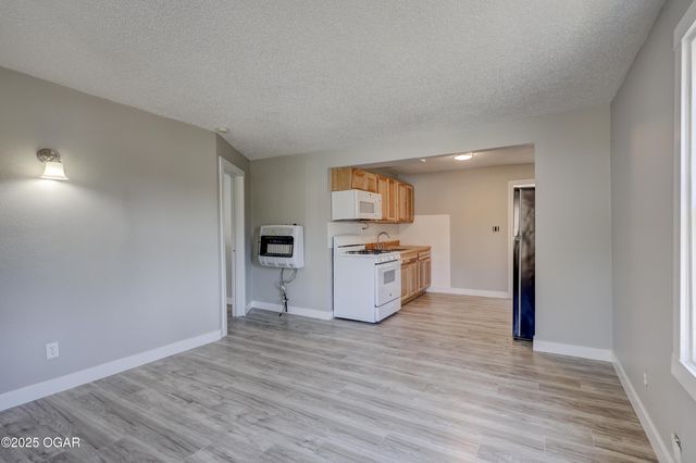 1002 Roosevelt Avenue 4, Joplin, MO 64801