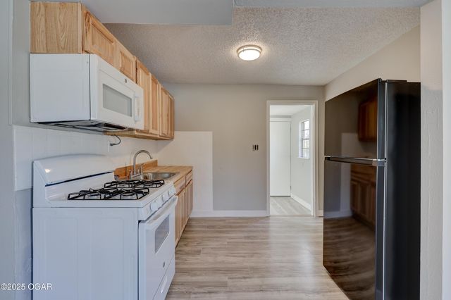 1002 Roosevelt Avenue 4, Joplin, MO 64801