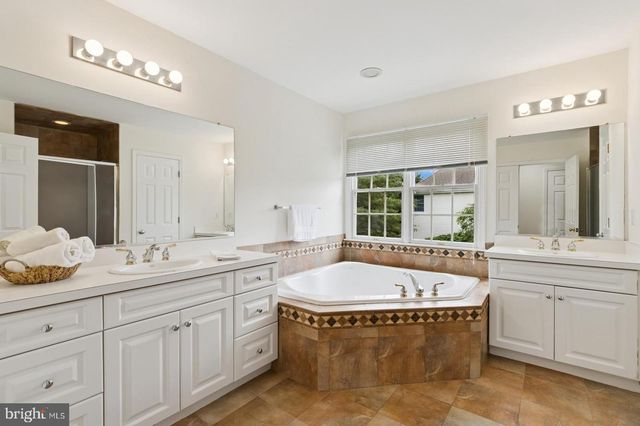 7 FLANDERS VALLEY CT, Skillman, NJ 08558