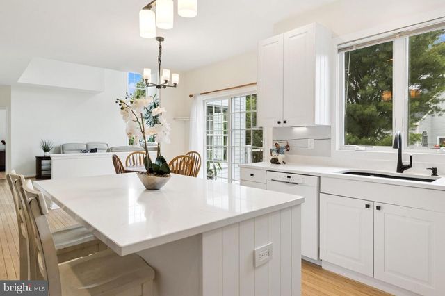 7 FLANDERS VALLEY CT, Skillman, NJ 08558