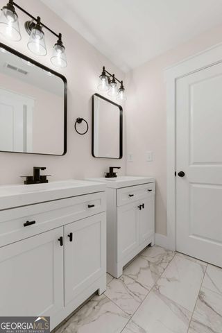 1043 Mccalla Street NE, Conyers, GA 30012