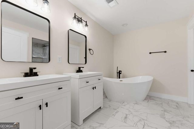 1043 Mccalla Street NE, Conyers, GA 30012