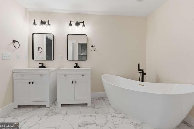 1043 Mccalla Street NE, Conyers, GA 30012