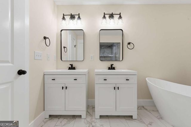 1043 Mccalla Street NE, Conyers, GA 30012