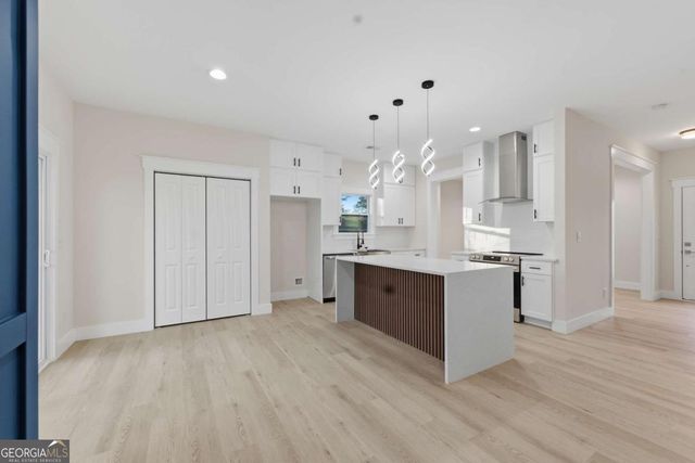 1043 Mccalla Street NE, Conyers, GA 30012