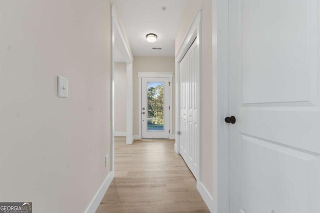 1043 Mccalla Street NE, Conyers, GA 30012