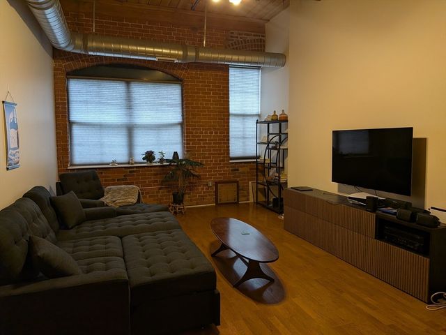 160 Fremont 213, Worcester, MA 01603